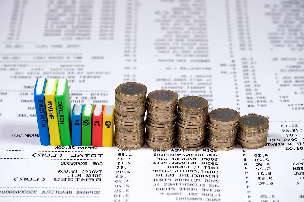 Modern financial literacy and investment education program